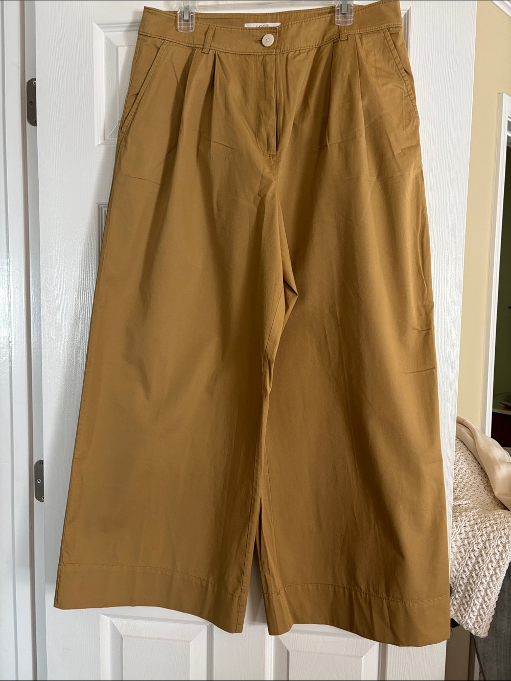 Women's Wide-Leg Cotton Shorts in Camel